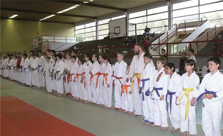 Die Wettkampfmatten lagen in diesem Jahr in der Escher Sporthalle, wo der TV Cochem Gastgeber der stark besetzten Meisterschaften war. TE
