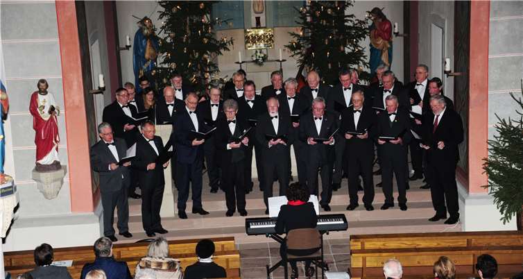 Die Wetumer Pfarrkirche war beim Jahresabschlusskonzert gut gefüllt.  - RÜ -