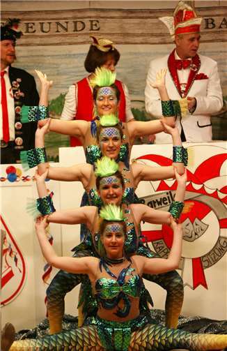 Die „Wild Sisters“ aus Baar-Wanderath kamen als Fische daher.