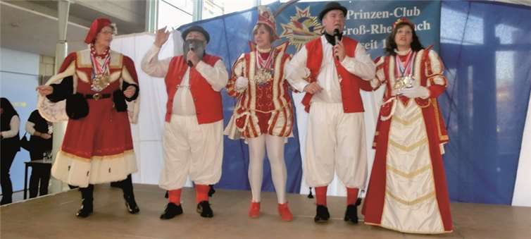 Die „Wildecker Herzbuben“ schunkelten gemeinsam mit dem Damen-Dreigestirn. privat