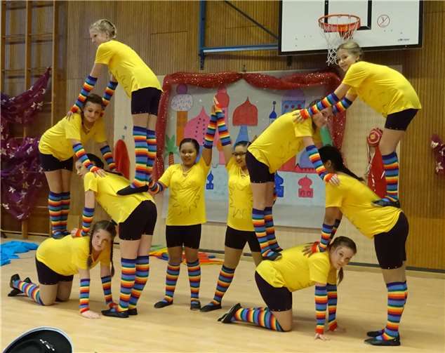 Die „Wilden Hühner“ bei einem Showauftritt. Privat