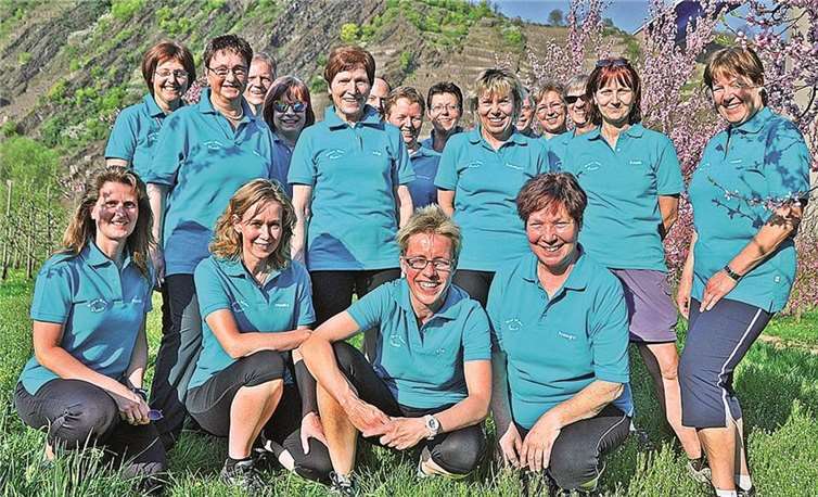 Die Wingerts Walker/Innen in ihren neuen Shirts. privat