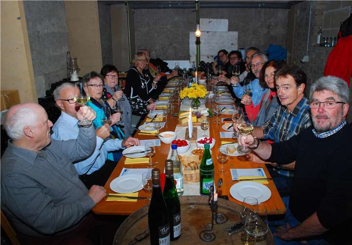 Die Winzer diskutierten mit den Freien Wählern aus Oberfell über die aktuelle Situation im Weinbau. FWG