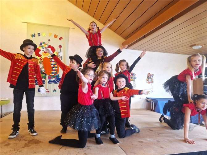 Die Wirfuser Kindertanzgruppe unter der Leitung von Laura Lung und Lea Göbel erfreute mit einem Showtanz. Foto: TE