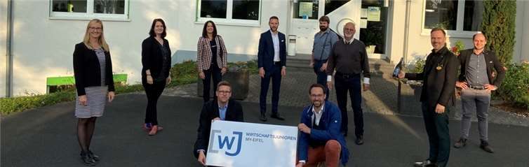Die Wirtschaftsjunioren MY-Eifel erfuhren bei der Löhmar Elektro GmbH, wie der Gründer den Weg des Unternehmens gestaltete. Foto: privat