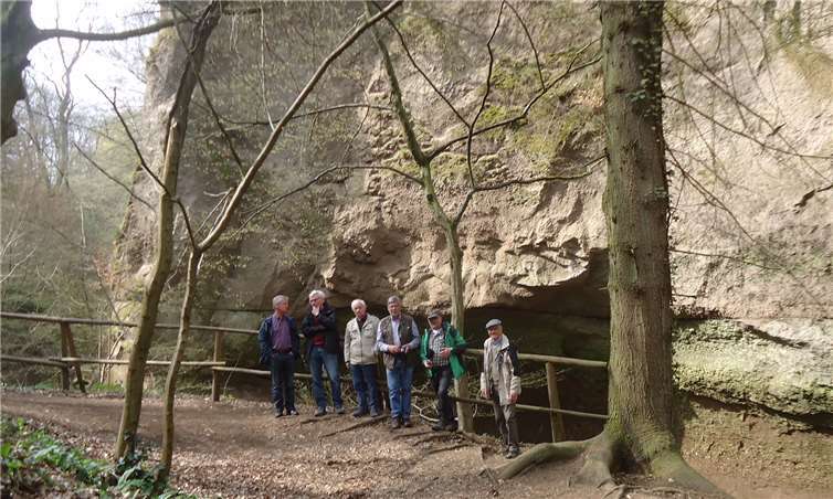 Die Wolfsschlucht gilt als Besonderheit unter den Sehenswürdigkeiten im Brohltal, (v.l.n.r.) Friedel Nass; Heinfried Willer; Kilian Schmitz; Manfred Müller; Hermann Schäfer; Siegbert Utikal. privat
