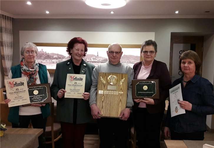 Die Würdenträger des Scheibenkönig- und Preisschießens wurden ausgezeichnet. privat