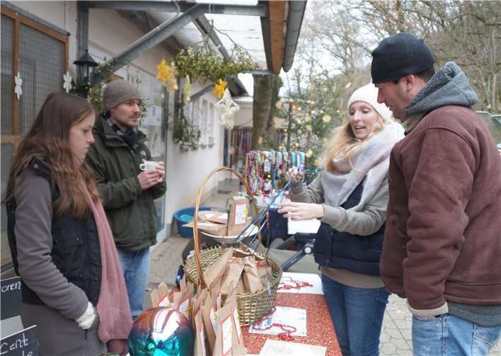 Die Wundertüten des Tierheim–Stands waren der Renner: Sie enthielten tolle Überraschungen für Mensch und Tier.