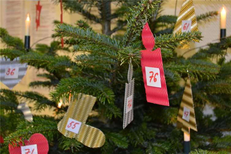 Die Wunschbäume erfüllen Wünsche für Kinder und Erwachsene im Kreis Ahrweiler.  Foto: Eberhard Thomas Müller