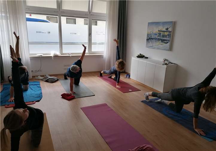 Die Yoga-Kurse wurden so gestaltet, dass auch Yoga-Unerfahrene gut mitmachen konnten.Foto: Stadtwerke Andernach