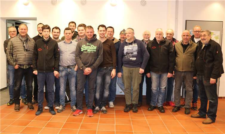 Die Young- & Oldtimerfreunde Oberdreis warfen bei der Jahres-hauptversammlung einen Blick auf den Terminkalender für das Jahr 2018. Ulrike Puderbach