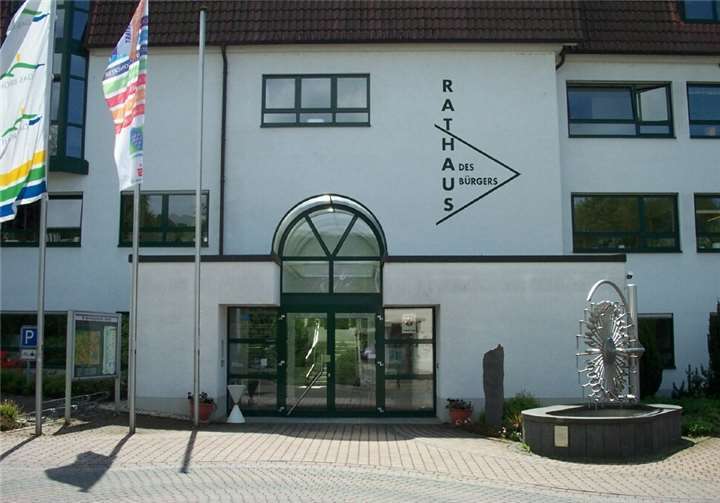 Die Zahl der Corona-Infektionen steigt deutschlandweit, im Kreis Ahrweiler und auch in der Verbandsgemeinde Brohltal rasant an. Der Inzidenzwert der letzten sieben Tage je 100.000 Einwohner lag im Kreis Ahrweiler zum Wochenbeginn bei 121 und in der Verbandsgemeinde waren 18 Personen infiziert.Foto: VG Brohltal