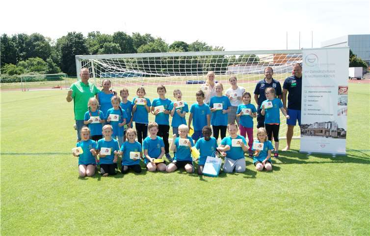 Die Zahnarztpraxis Dortmann / Bulatovic aus Mülheim-Kärlich schenkte jedem Kind eine hochwertige Brotdose.Foto: privat