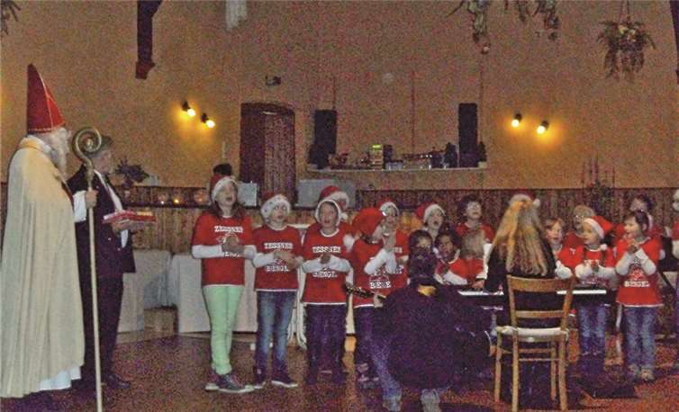 Die Zessener (B)Engel erfreuten die SeniorenUnion mit weihnachtlichen Liedern.privat