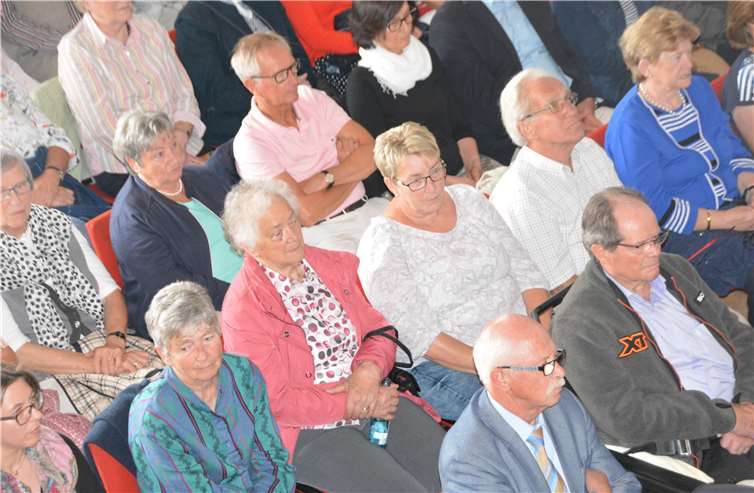 Die Zuhörer lauschten gebannt und konzentriert.