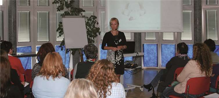 Die Zuhörer verfolgten interessiert die Ausführungen der Referentin.