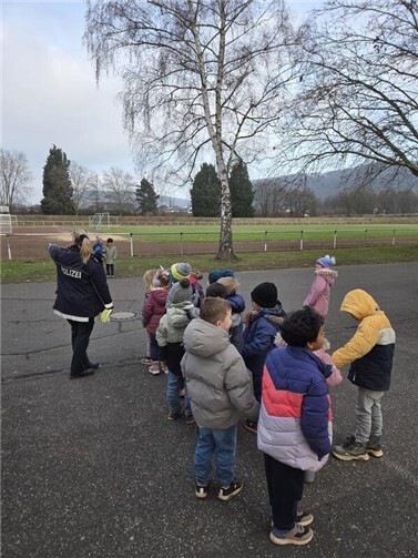 Die Zusammenarbeit mit der Verkehrsschule der Polizeiinspektion Linz ist ein wichtiger Bestandteil der schulischen Verkehrserziehung.  Foto: Tobias Moch