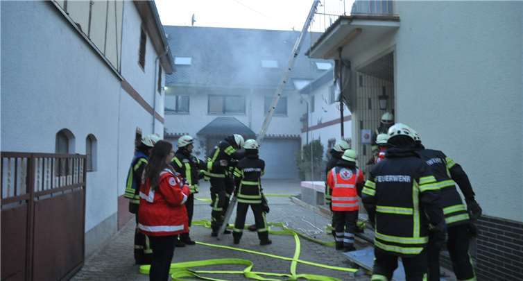 Die Zusammenarbeit zwischen Feuerwehr und DLRG funktionerte reibungslos.Fotos: J. Luecker (www.foto-shark.com)