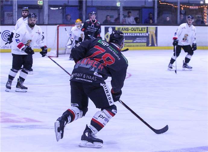 Die Zuschauer hatten 16 Tore gesehen.