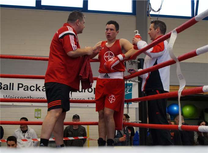 Die Zuschauer in der Turnhalle der Weißenthurmer Grundschule sahen packende Zweikämpfe.