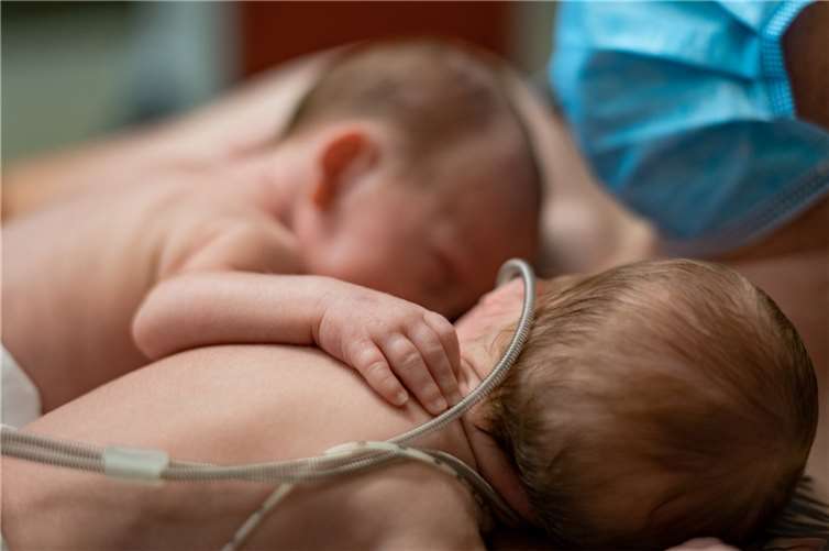 Die Zwillinge Lia Sophie und Leni Marie. Fotos: Bunter Kreis Rheinland