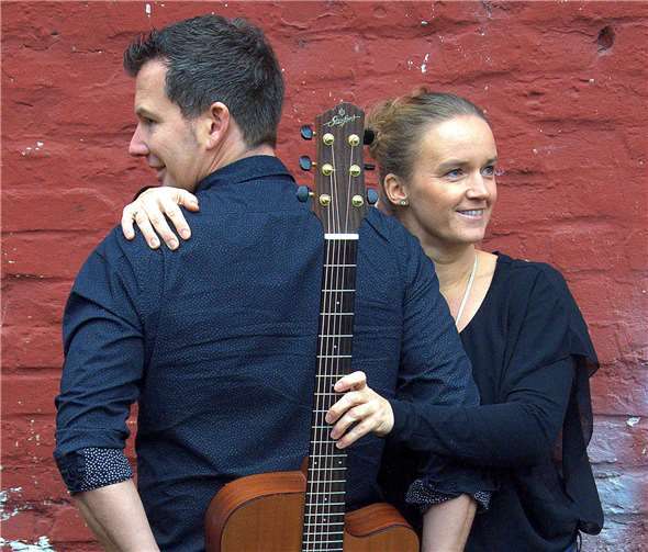 Die abwechslungsreichen Auftritte des Künstlerpaars Diane und Thomas Keßler haben eines gemeinsam: Harmonie, denn hier ist der Name Programm! Foto: privat