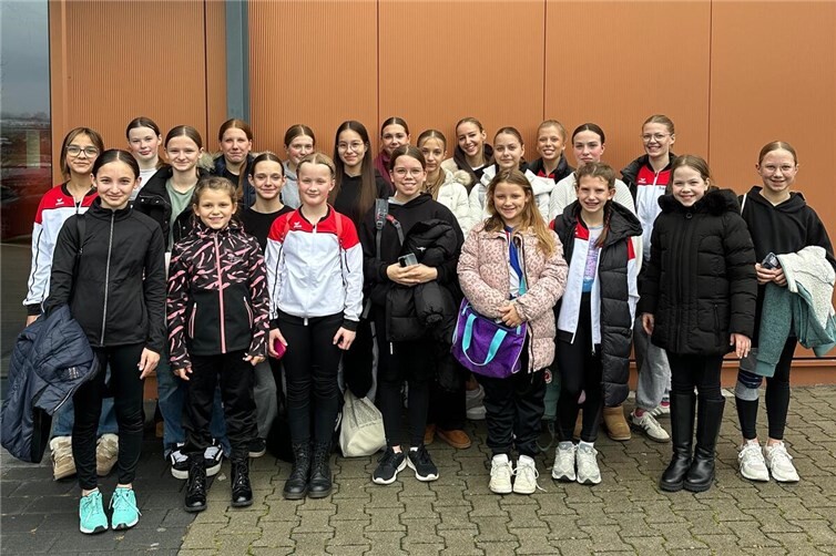 Die älteren Turnerinnen tobten sich im SALTO aus.Fotos: privat