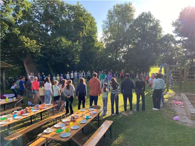 Die ältesten Mädels zelebrieren den Morgenimpuls: Laurentia!  Foto: privat