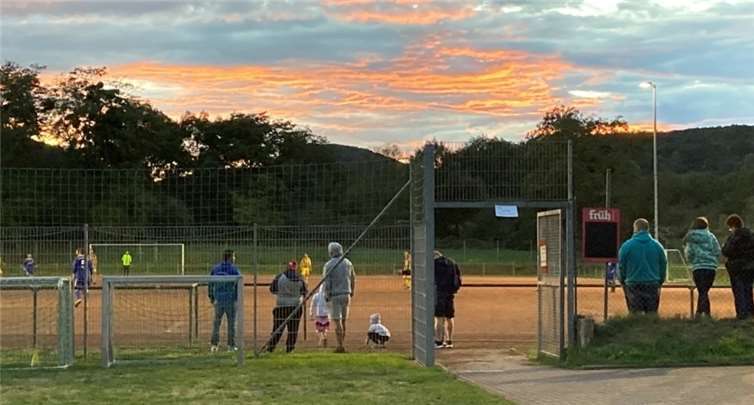 Die äußeren Rahmenbedingung waren hervorragend für den ersten Auftritt der 2. Mannschaft in dieser Saison. Foto: Mike Beitzel
