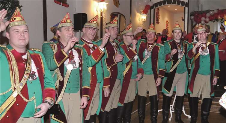 Die aktiven Prinzengardisten und ihr Kommandeur Edgar Girolstein freuten sich ebenfalls über die Auszeichnung.