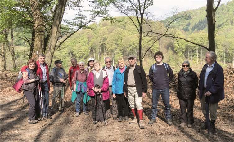 Die aktiven Wanderer des Eifelvereins Bad Breisig e.V. wanderten auf den Spuren der Fürsten zu Wied. privat