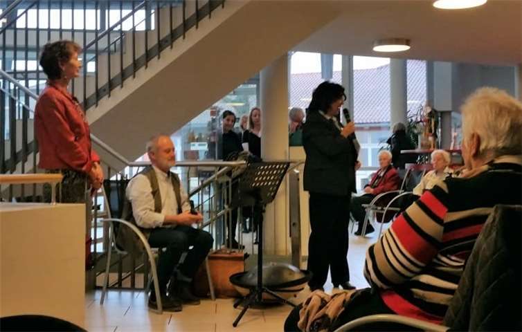 Die aktuelle Ausstellung zeigt die vielseitigen Arbeiten der Künstlerin Elvira Clément mit Zeichnung, Druck, Malerei und Skulptur.Foto: privat