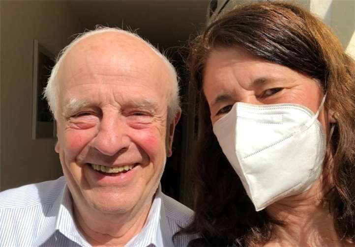 Die aktuelle Vorsitzende Doris Hein überbrachte Erwin Schumacher stellvertretend die Glückwünsche des Vereins. Foto: privat