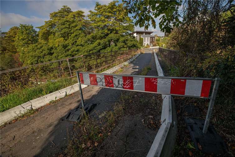 Die alte Fuß- und Radwegbrücke in der Beckenkampstraße in Horchheim wurde bereits im Oktober 2022 abgerissen.  Foto: Stadt Koblenz/ Andreas Egenolf