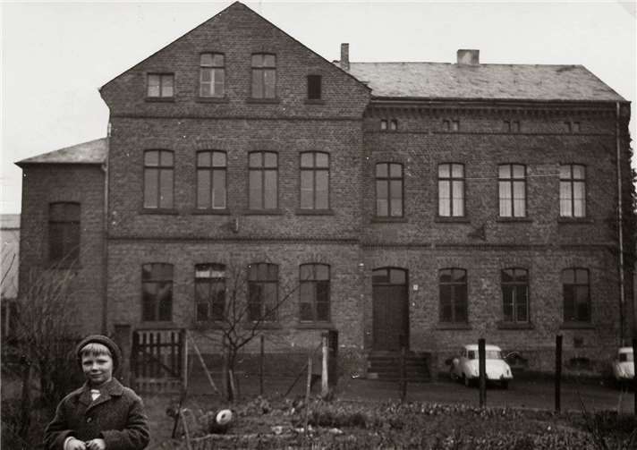 Die alte Schule in Rheinbreitbach. Quelle: Heimatverein Rheinbreitbach
