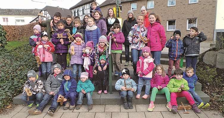 Die alte Tradition „Klappern“ wird in Remagen-Oedingen lebendig gehalten.