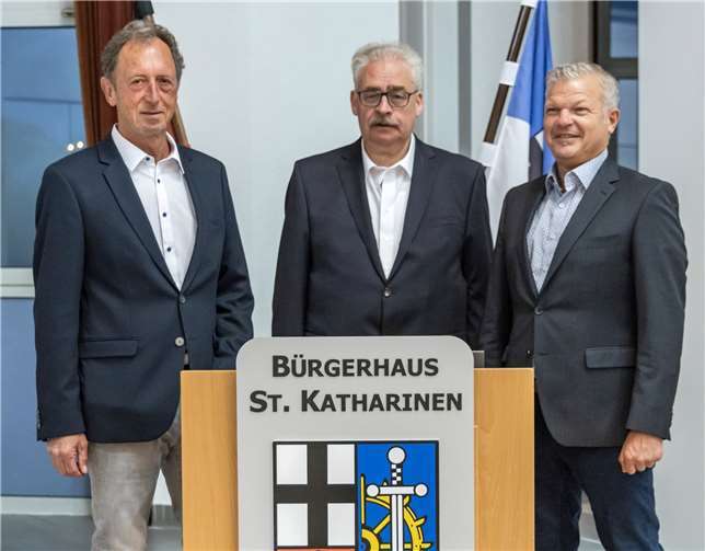 Die alte und neue Gemeindeleitung von St. Katharinen (v. l.): Hans-Josef Weißenfels, Ortsbürgermeister Willi Knopp und Hans Robert Pütz. Foto: Creativ-Picture Lambertz