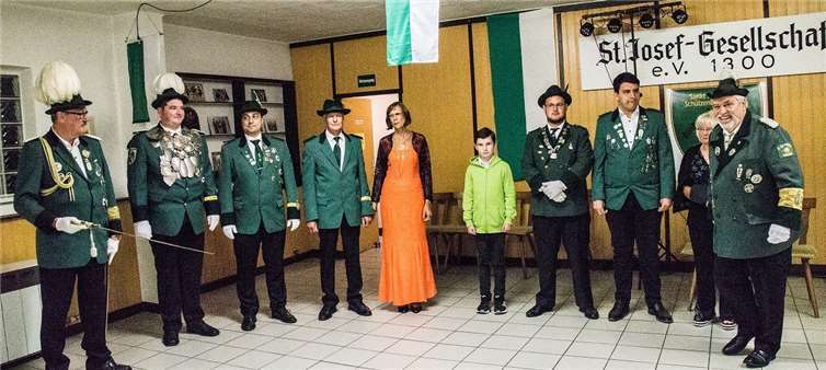 Die alten und neuen Majestäten der Schützenbruderschaft.Fotos: privat