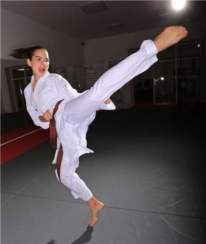 Die amtierende DeutscheMeisterin Jil Augel (Sen5 Mayen).