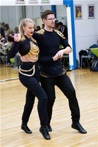 Die amtierenden Deutschen Meister im Discofox Katharina Nack und Nick Winkelmann aus Hannover. Fotos: Helmut Kerschsieper