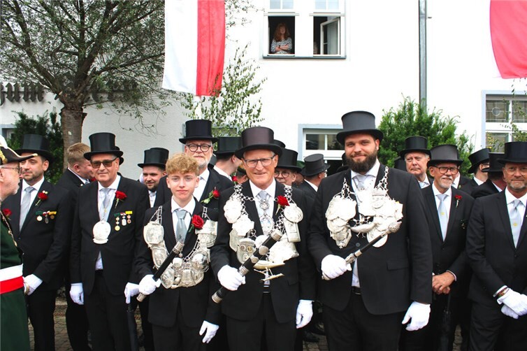 Die amtierenden Schützenkönige aller drei Ahrweiler Schützengesellschaften, von links Matthias Lebig (Aloisiusjugend), Dieter Zimmermann (Bürger-Schützen) und Lars Terporten (Junggesellen-Schützen).