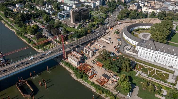 Die an der Pfaffendorfer Brücke gefundene 250-Kilo-Fliegerbombe soll am Freitagnachmittag, 6. September auf der Schmidtenhöhe gesprengt werden. Foto: one more picture/Thorsten Wagner