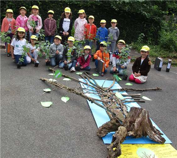 Die angehenden Schulkinder bei ihrer Abschlussfeier.privat