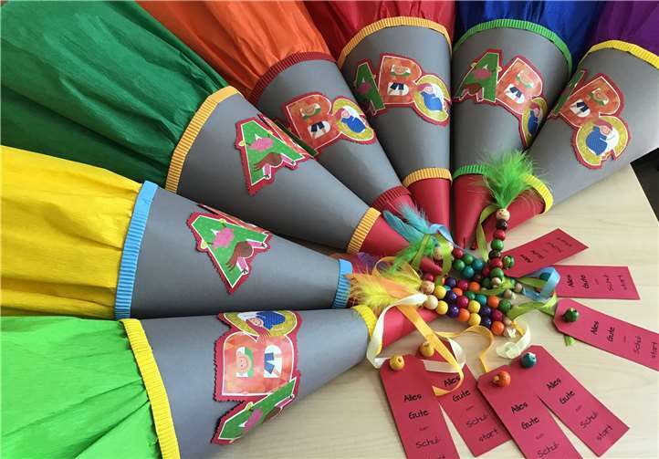 Die angehenden Schulkinder bekamen zum Abschied gebastelte Schultüten und Lesezeichen.