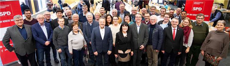 Die anwesenden Kandidaten stellten sich zum Gemeinschaftsfoto auf. Copyright: fotodesign-gegenlicht.de