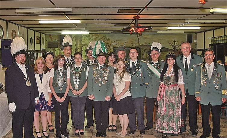 Die anwesenden Majestäten mit Brudermeister Herbert Witt und Bundesmeister Sigi Belz.privat