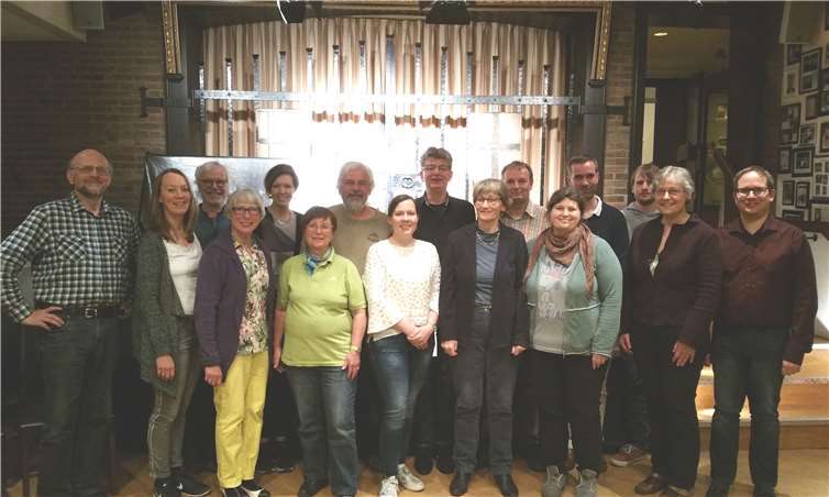 Die anwesenden Mitglieder des Kreisverbandes Neuwied und der 1. Vorsitzende des Tierschutzvereins Neuwied, Herr Jürgen Brüggemann (6. v. r.) bei der Mitgliederversammlung.Ralf Seemann