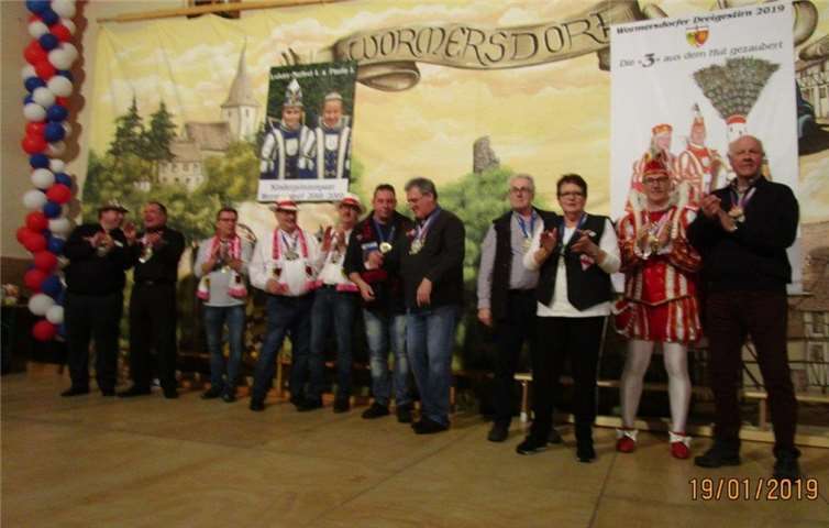 Die anwesenden Senatoren.