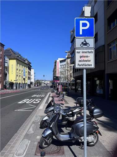 Die aufgewertete Bushaltestelle. Foto: Tarkan Külekci