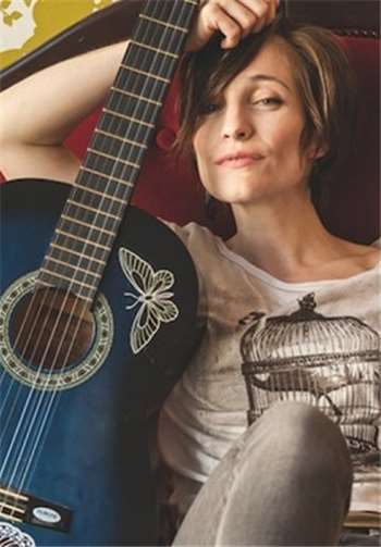 Die australische Liedermacherin Kirbanu. privat